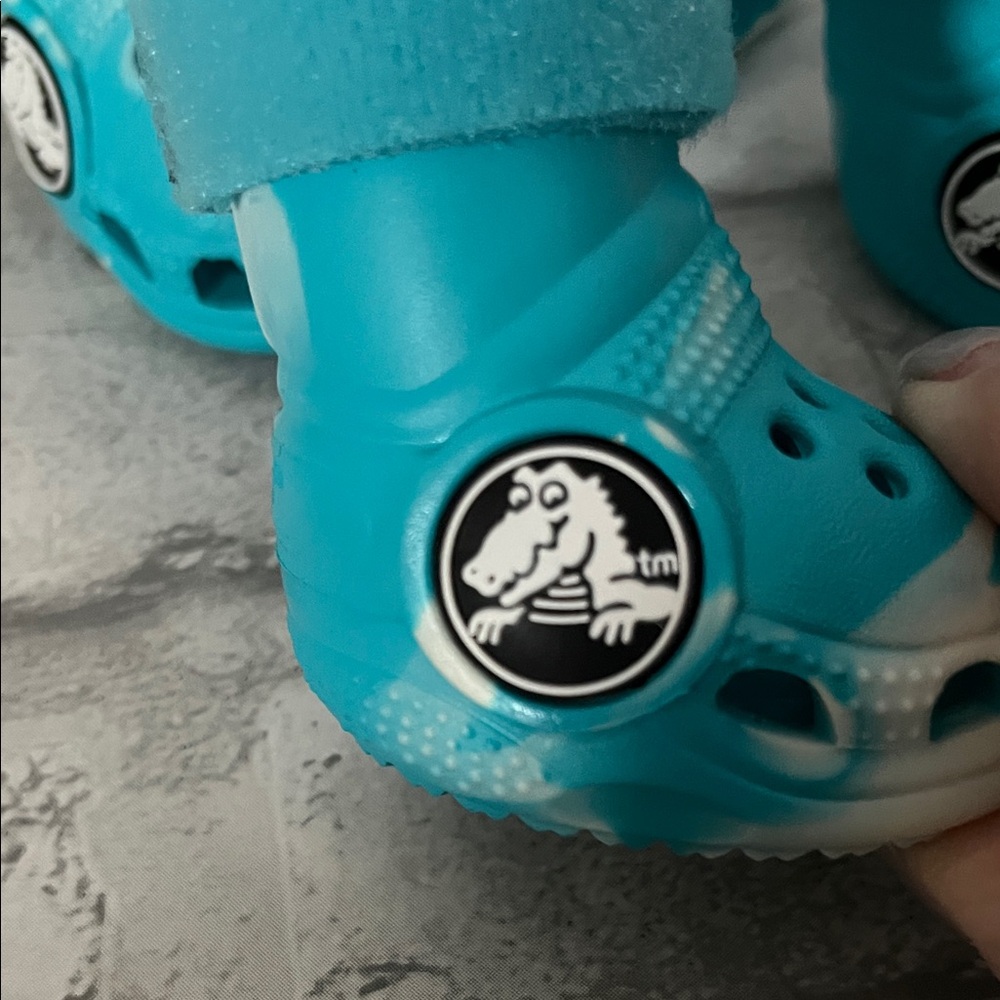 Blue white tiny dog crocs set of 4 - Picture 4 of 5